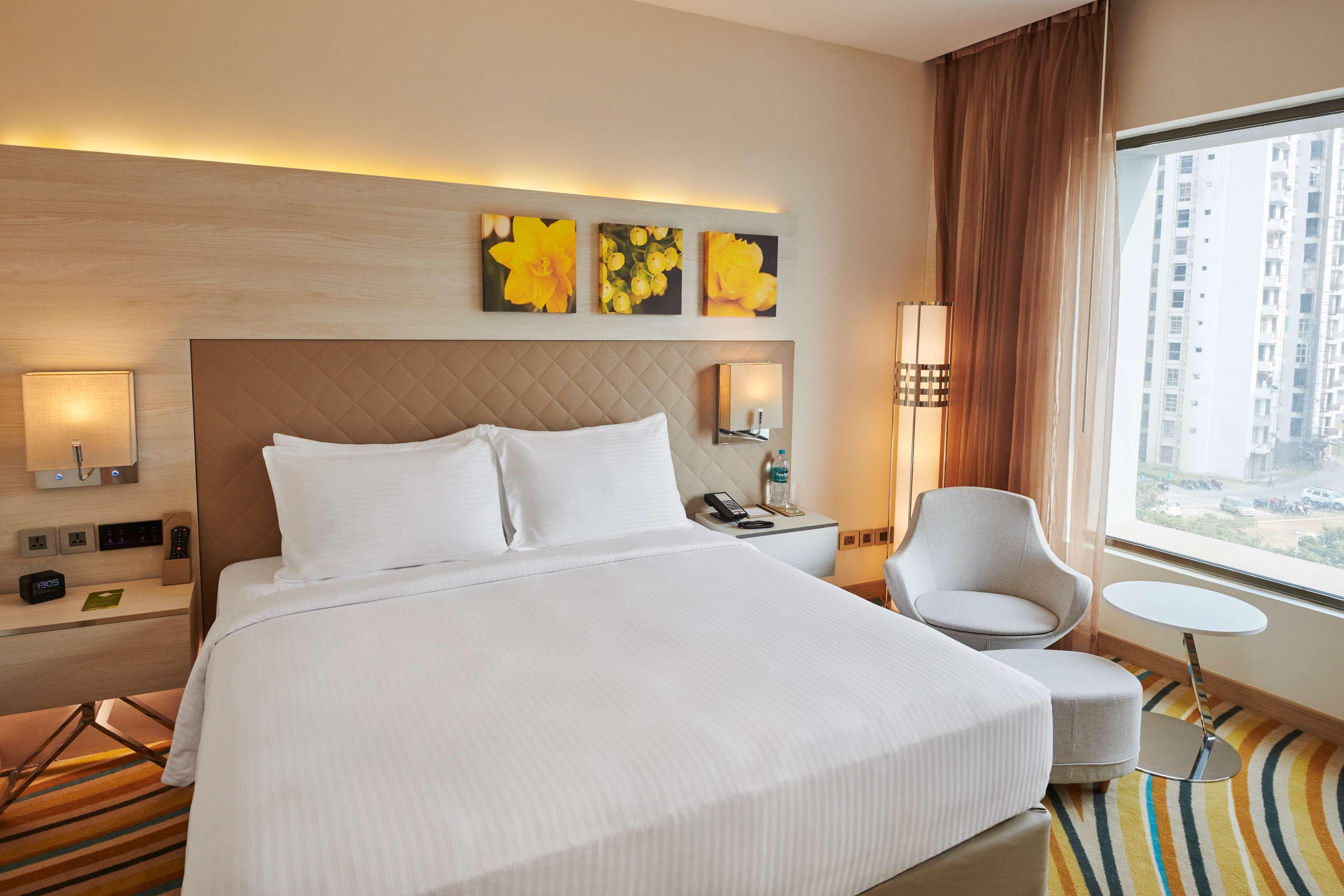Hilton Garden Inn Lucknow Ngoại thất bức ảnh