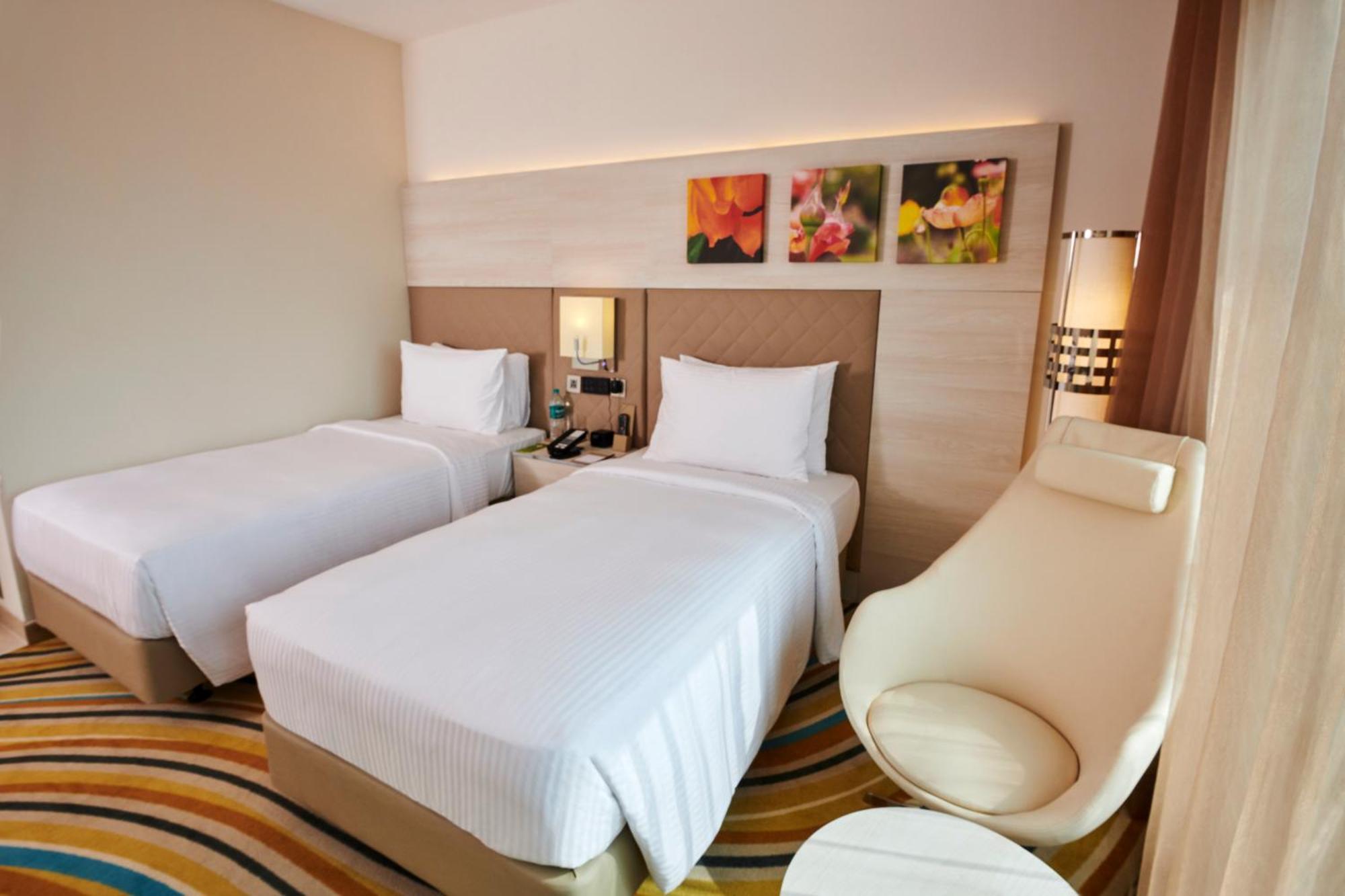 Hilton Garden Inn Lucknow Ngoại thất bức ảnh