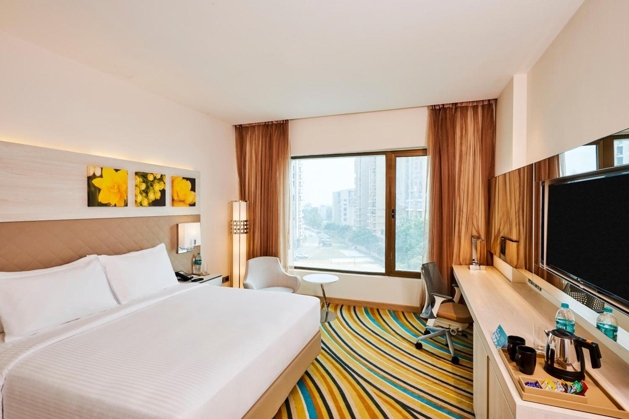 Hilton Garden Inn Lucknow Ngoại thất bức ảnh