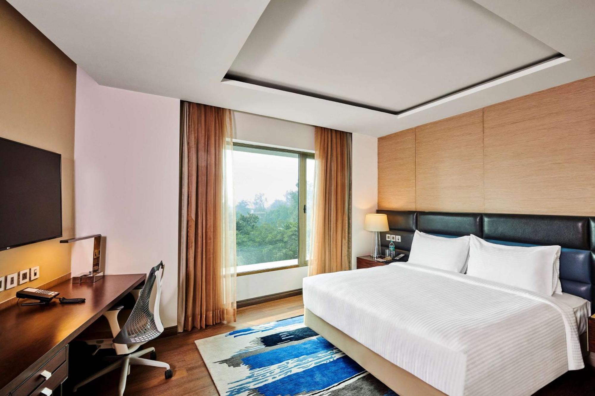 Hilton Garden Inn Lucknow Ngoại thất bức ảnh