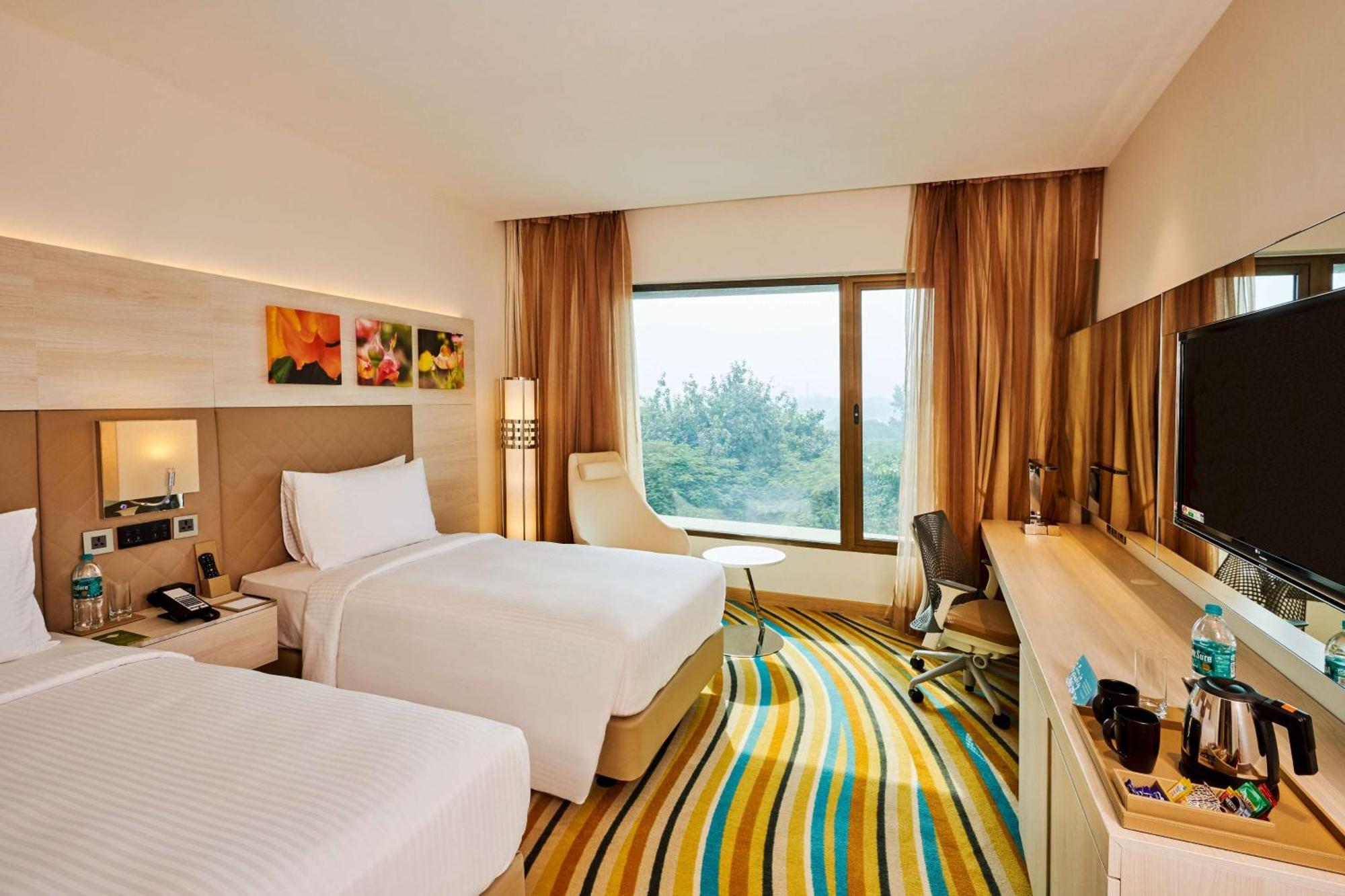 Hilton Garden Inn Lucknow Ngoại thất bức ảnh
