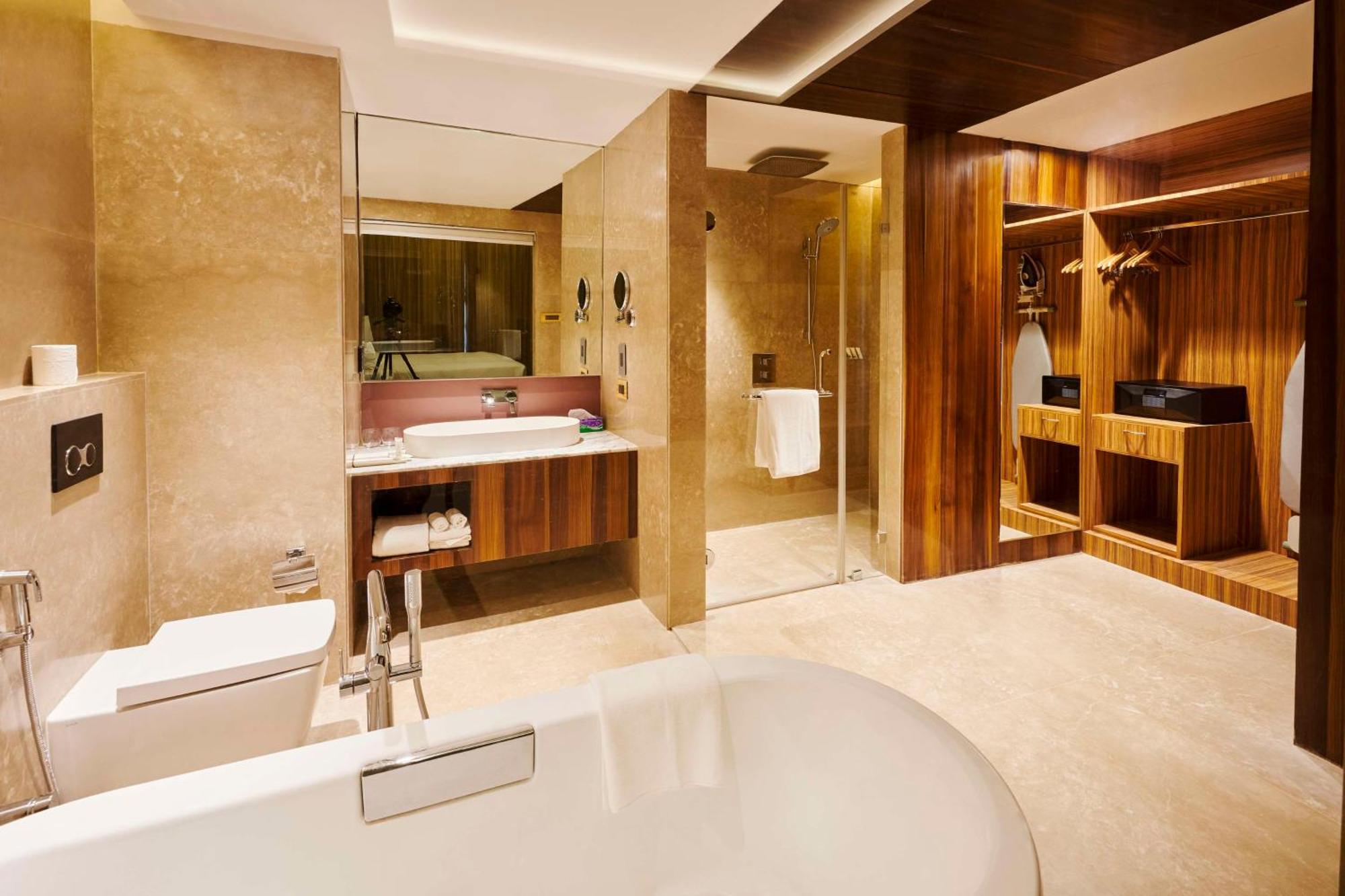 Hilton Garden Inn Lucknow Ngoại thất bức ảnh