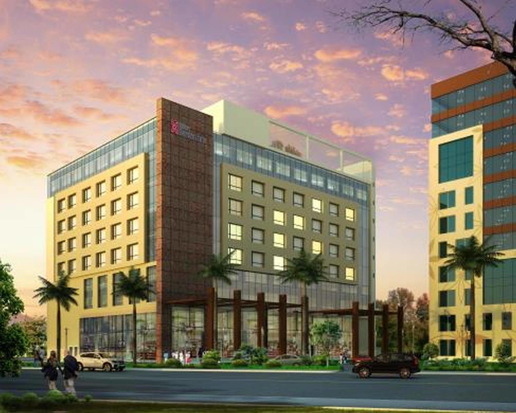 Hilton Garden Inn Lucknow Ngoại thất bức ảnh
